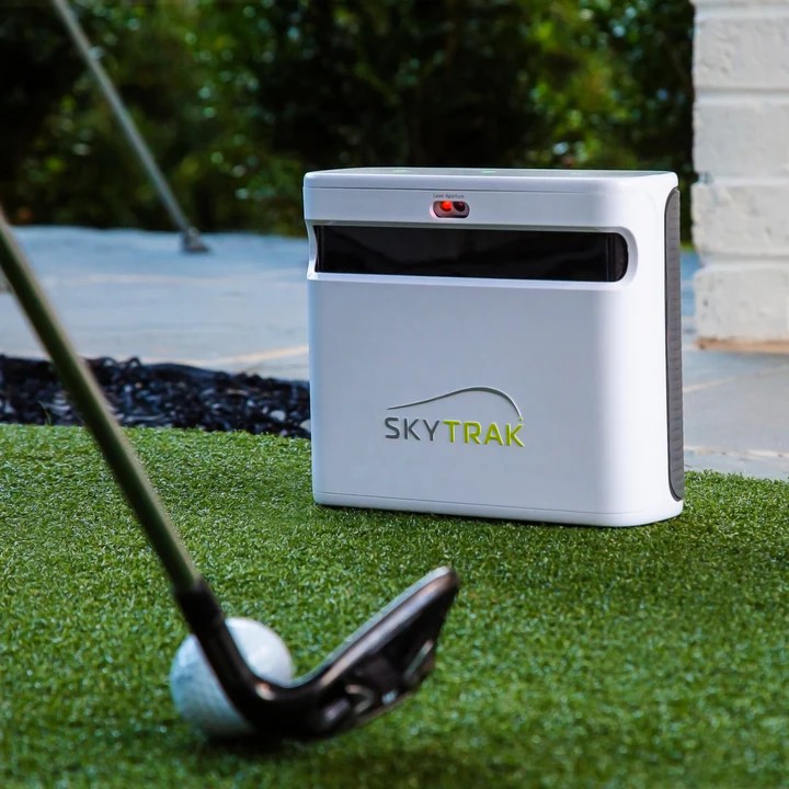 SkyTrak Pro launch monitor technology
